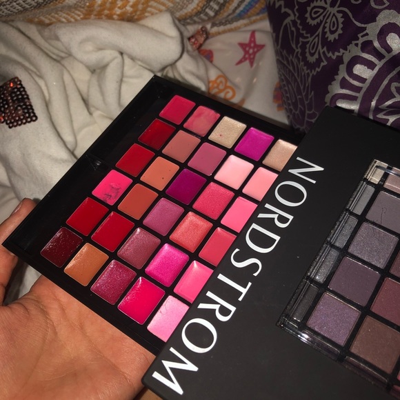 Eyeshadow palette - Picture 3 of 4